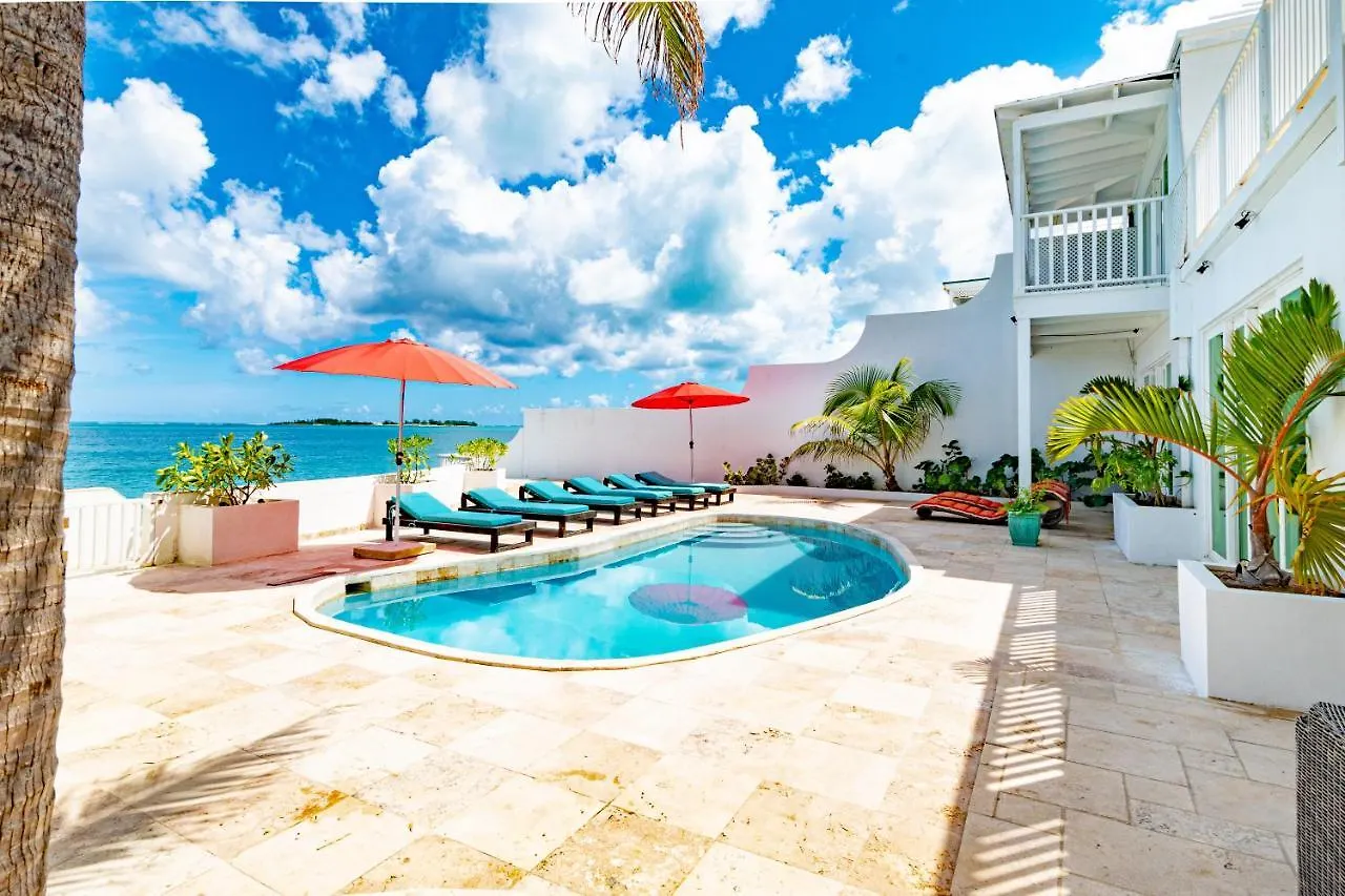 Caprice 7 -Oceanfront Villa - Gated Community With Pool Nassau