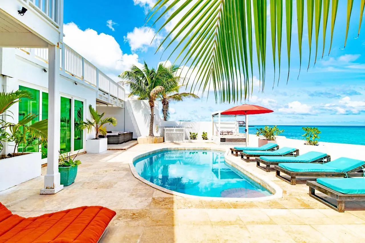 Caprice 7 -Oceanfront Villa - Gated Community With Pool Nassau 0*,