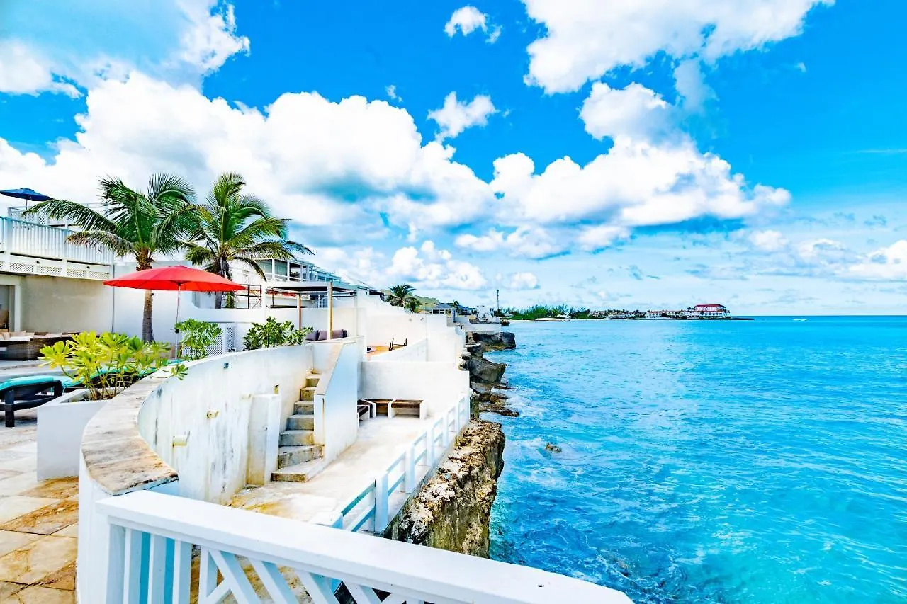Caprice 7 -Oceanfront Villa - Gated Community With Pool Nassau Holiday home