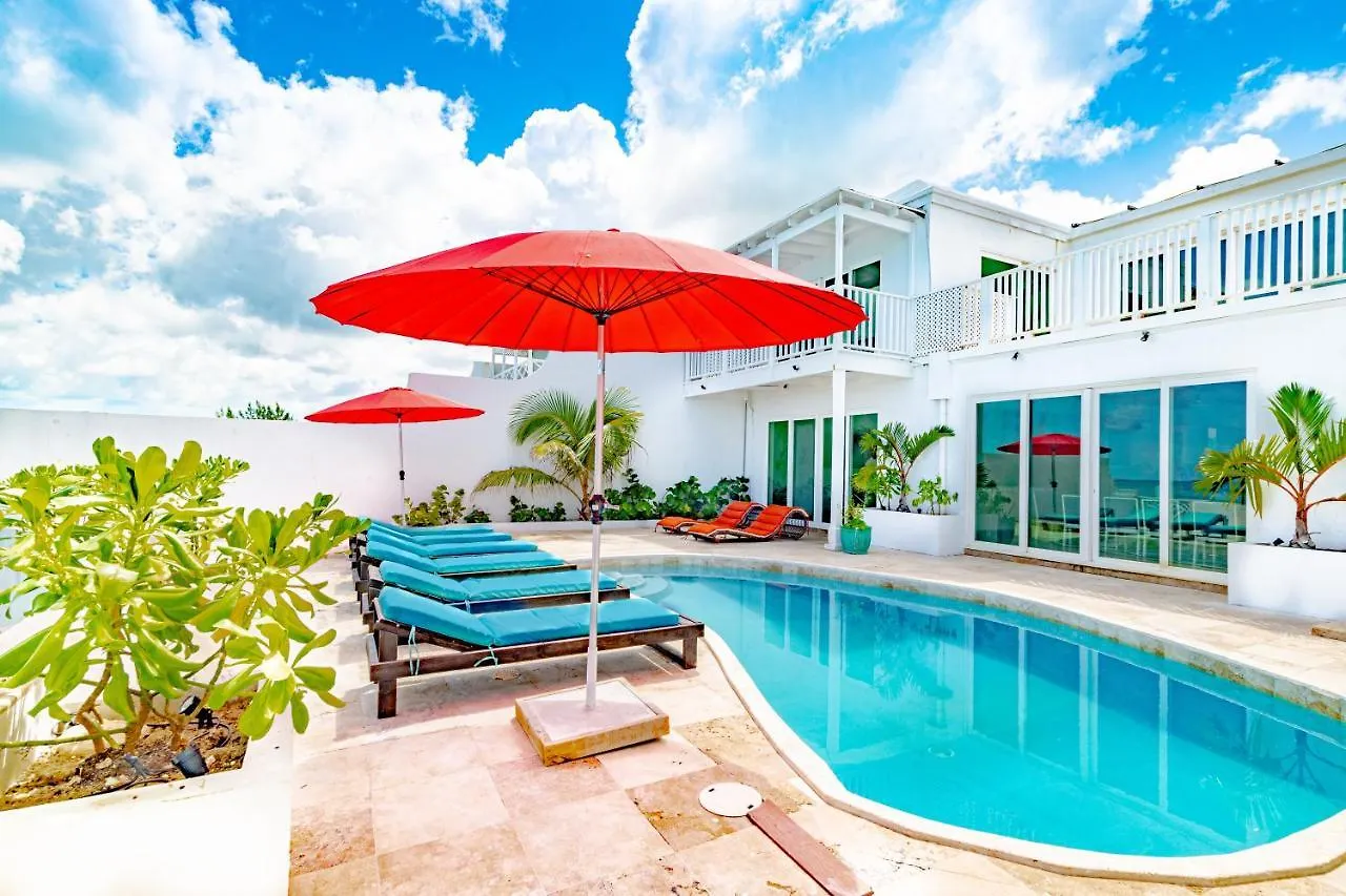 Caprice 7 -Oceanfront Villa - Gated Community With Pool Nassau