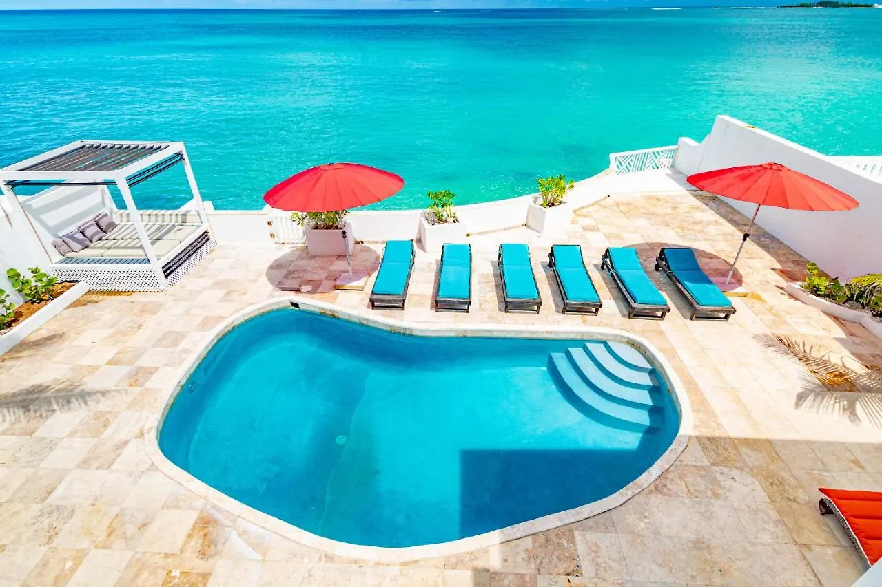 Caprice 7 -Oceanfront Villa - Gated Community With Pool Nassau Holiday home