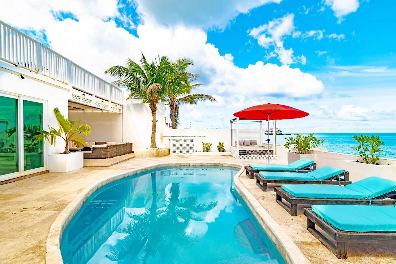 Holiday home Caprice 7 -Oceanfront Villa - Gated Community With Pool Nassau